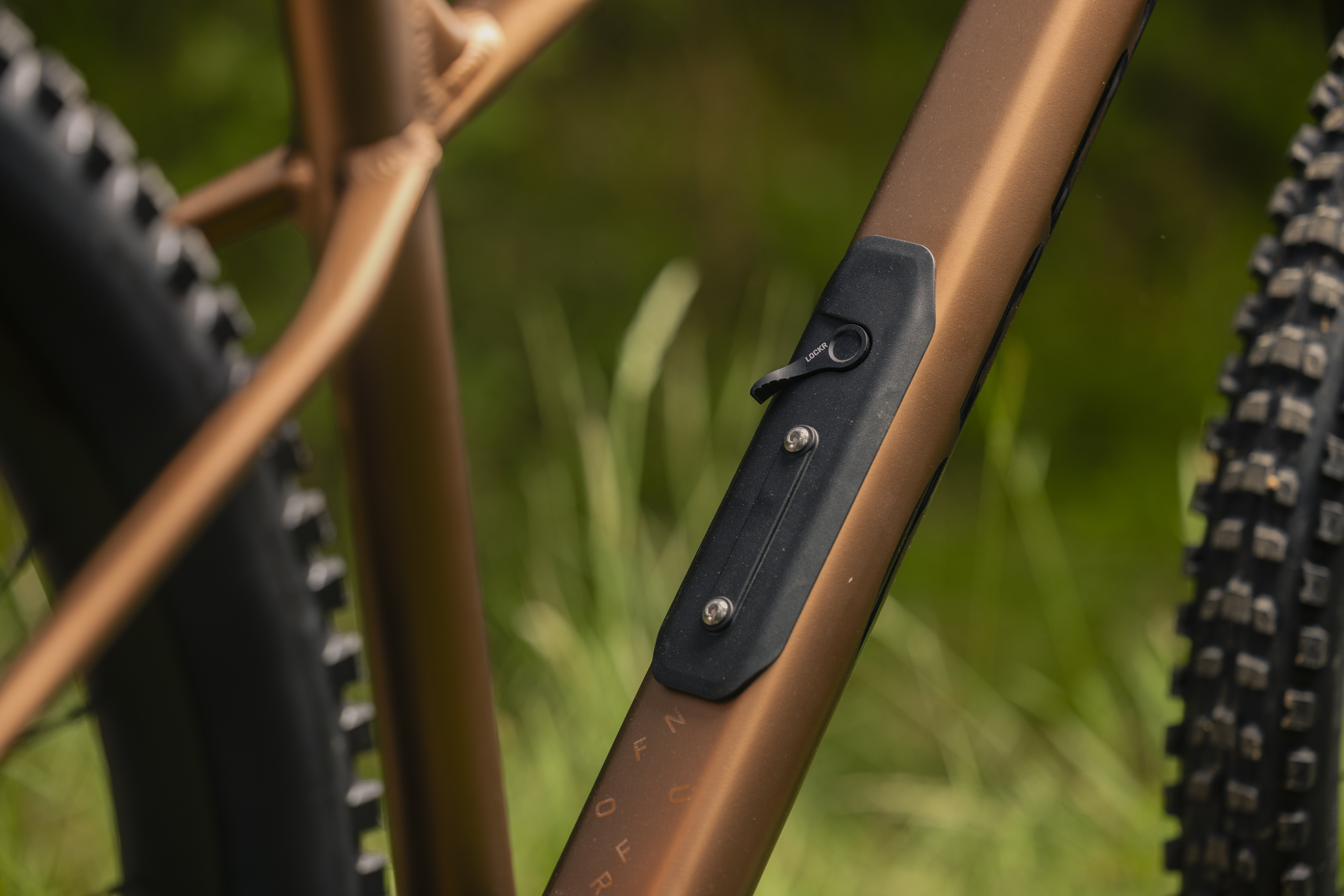 Orbea Laufey H10 2026 - rower górski trail z praktycznym schowkiem na narzędzia , dętkę i drobiazgi