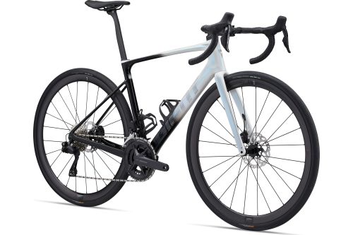 Rower-szosowy-endurance-Giant-Defy-Advanced-Pro-1-