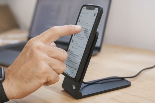 Charging Stand – Bezprzewodowa ładowarka do telefonu Charging Stand – Bezprzewodowa ładowarka do telefonu